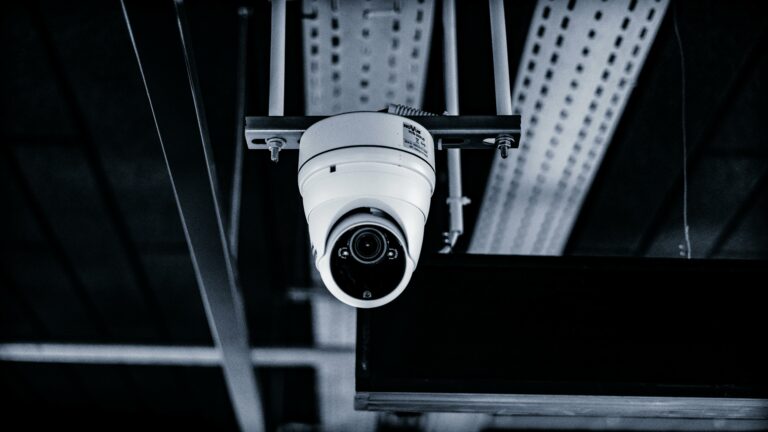 Vidéosurveillance en entreprise : le pilier de votre stratégie de sécurité